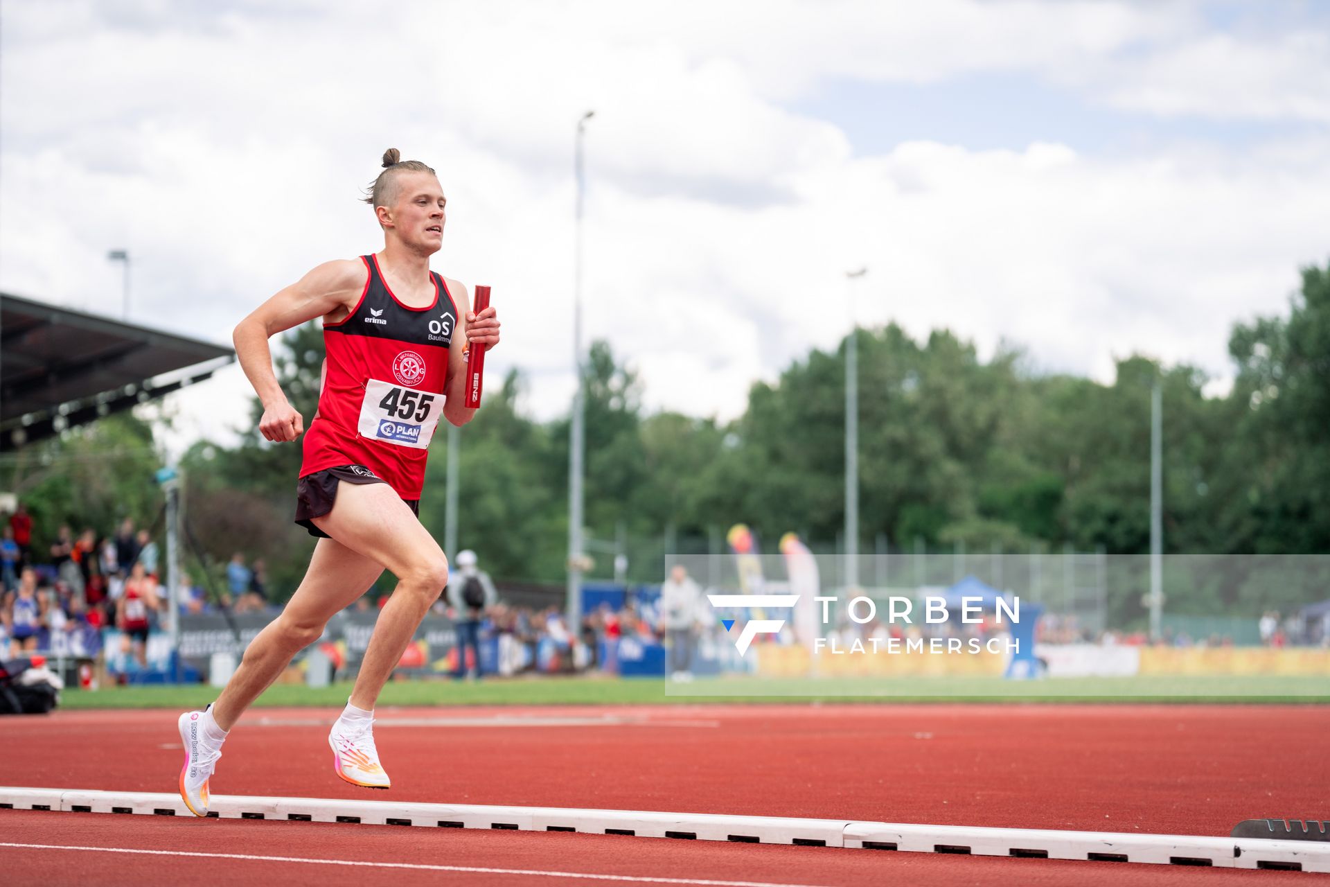 Nils Huhtakangas (LG Osnabrueck) am 29.05.2022 waehrend der Deutschen Meisterschaften Langstaffel im Otto-Schott-Sportzentrum in Mainz